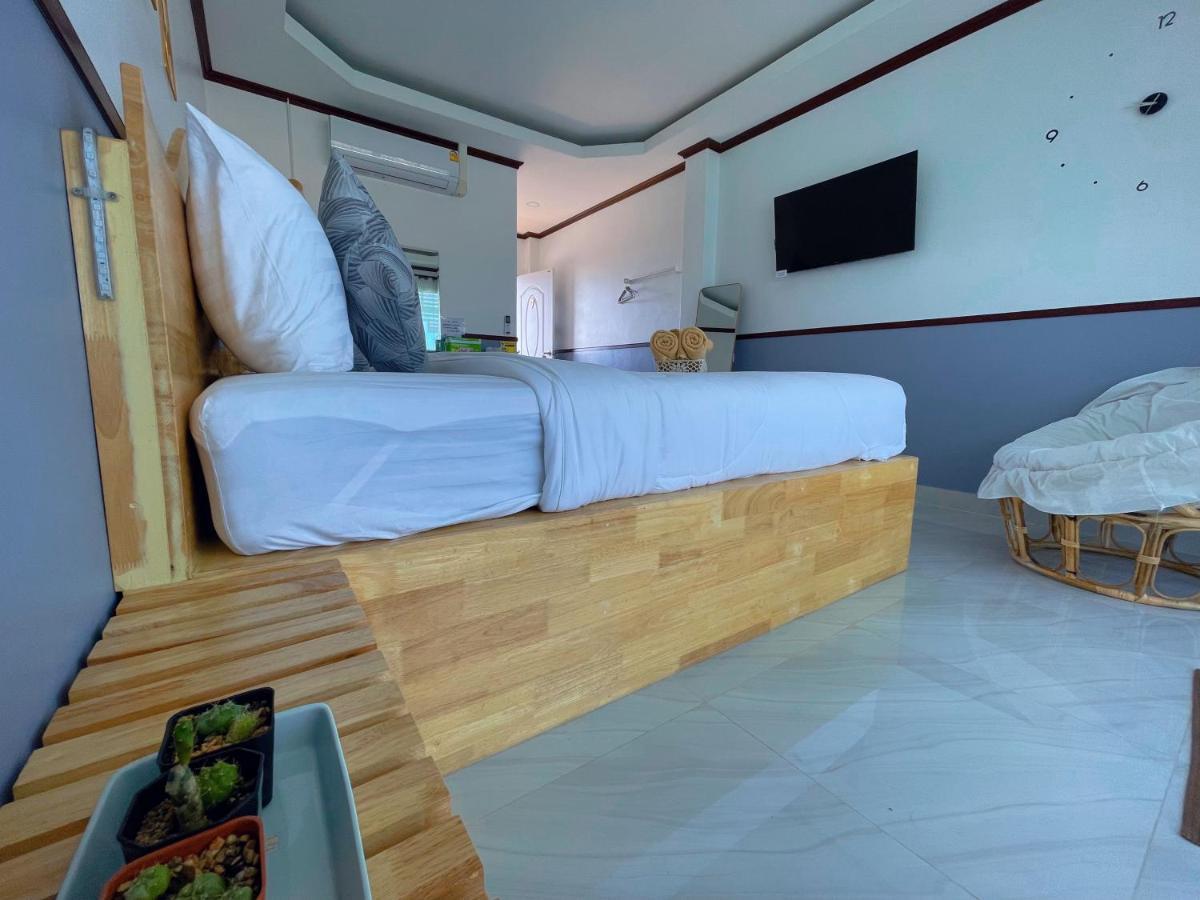 Baan Tipsukon Bed & Breakfast Ko Lan Exterior photo