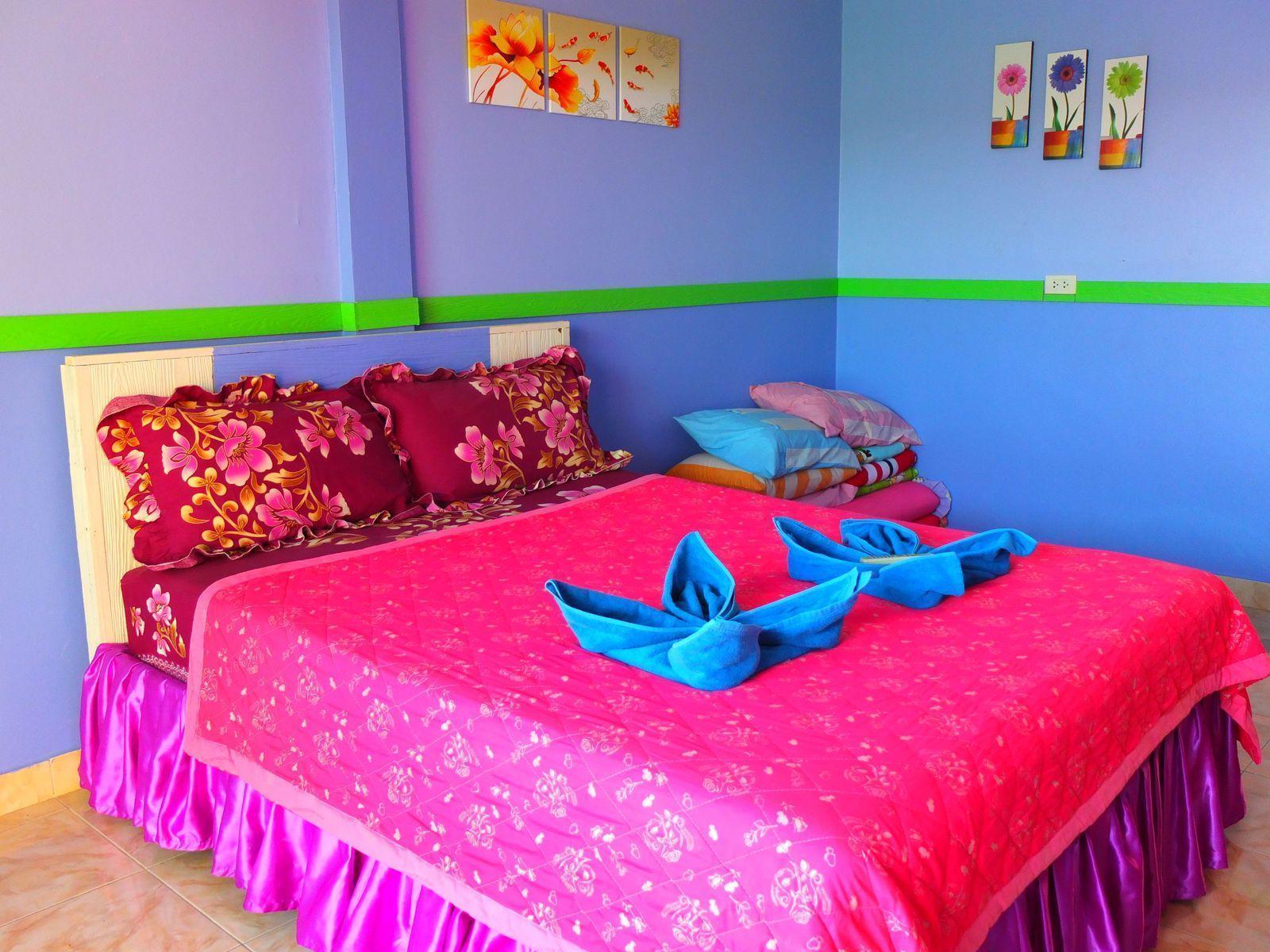 Baan Tipsukon Bed & Breakfast Ko Lan Exterior photo